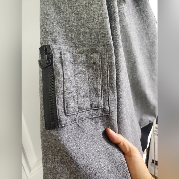 Levi's Men's Hooded Water Resistant Softshell Bomber Jacket size M - Picture 6 of 7